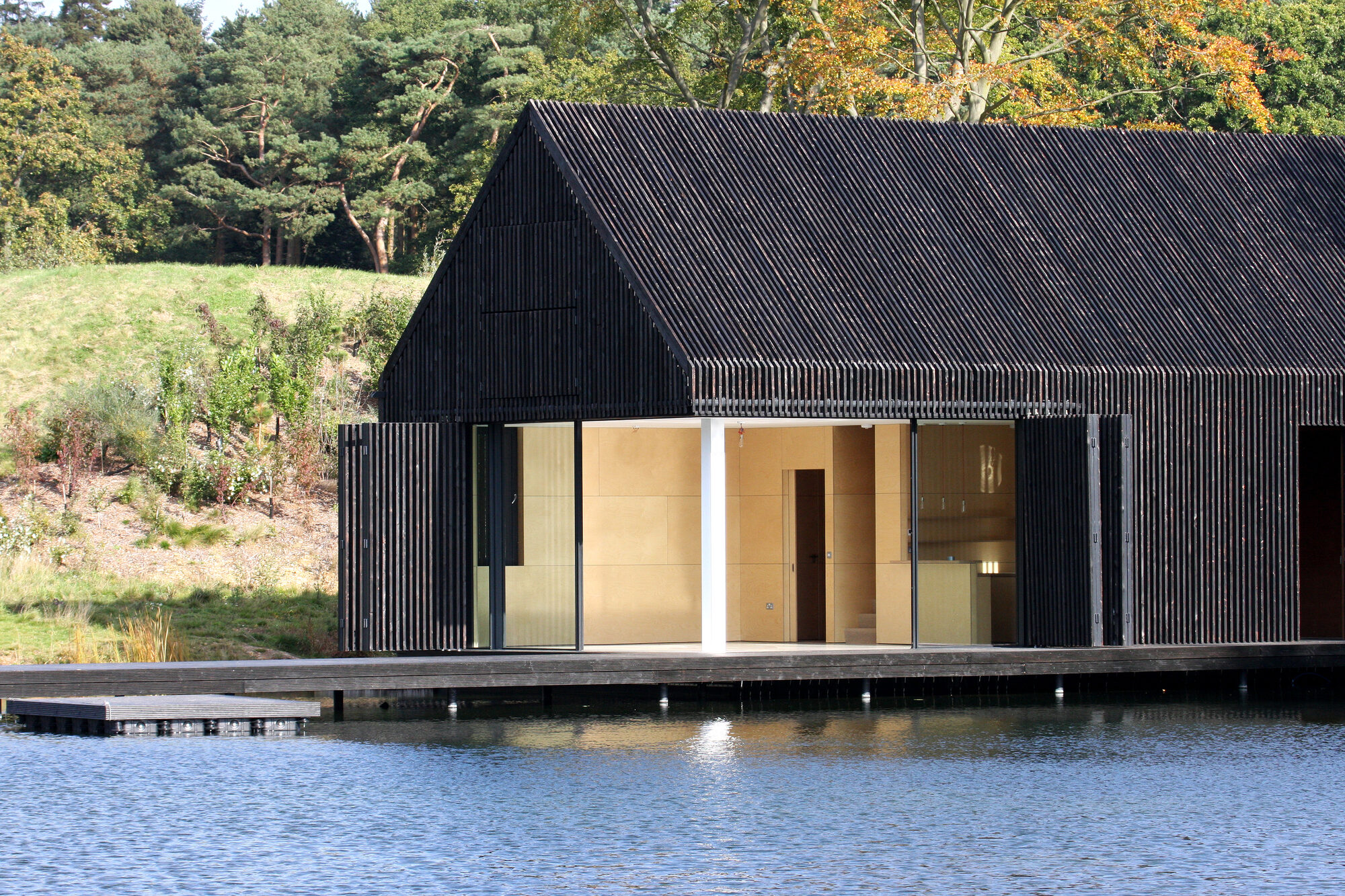 ②Boat House ボートハウス 当時物 The Boathouse Project | Elegant Timber Architecture by Avino | Avino